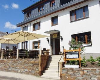 Hotel Eifelstube - Nuerburg - Building