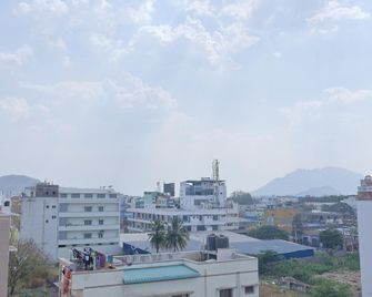Gala Vista - Salem - Building