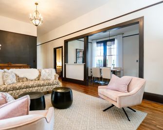Naramata Inn - Naramata - Wohnzimmer