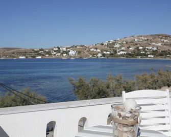 أليكزاندراس رومز - باريكيا - شرفة