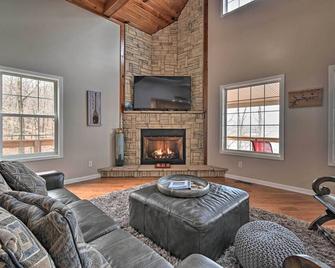 Lakefront Retreat w/ Views, Near Mammoth Cave! - Mammoth Cave - Salon