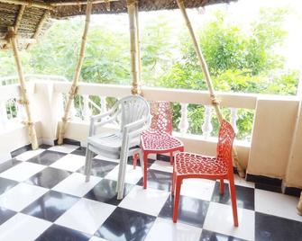 Chola Hotel & Resorts - Tiruvannāmalai - Balcone