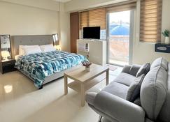 Studio 9th FL with Balcony across Terminal 3 Airport - Pasay - Schlafzimmer