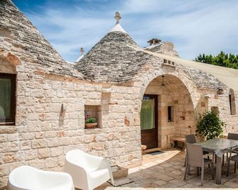 Almapetra Trulli Resort - Locorotondo - Patio