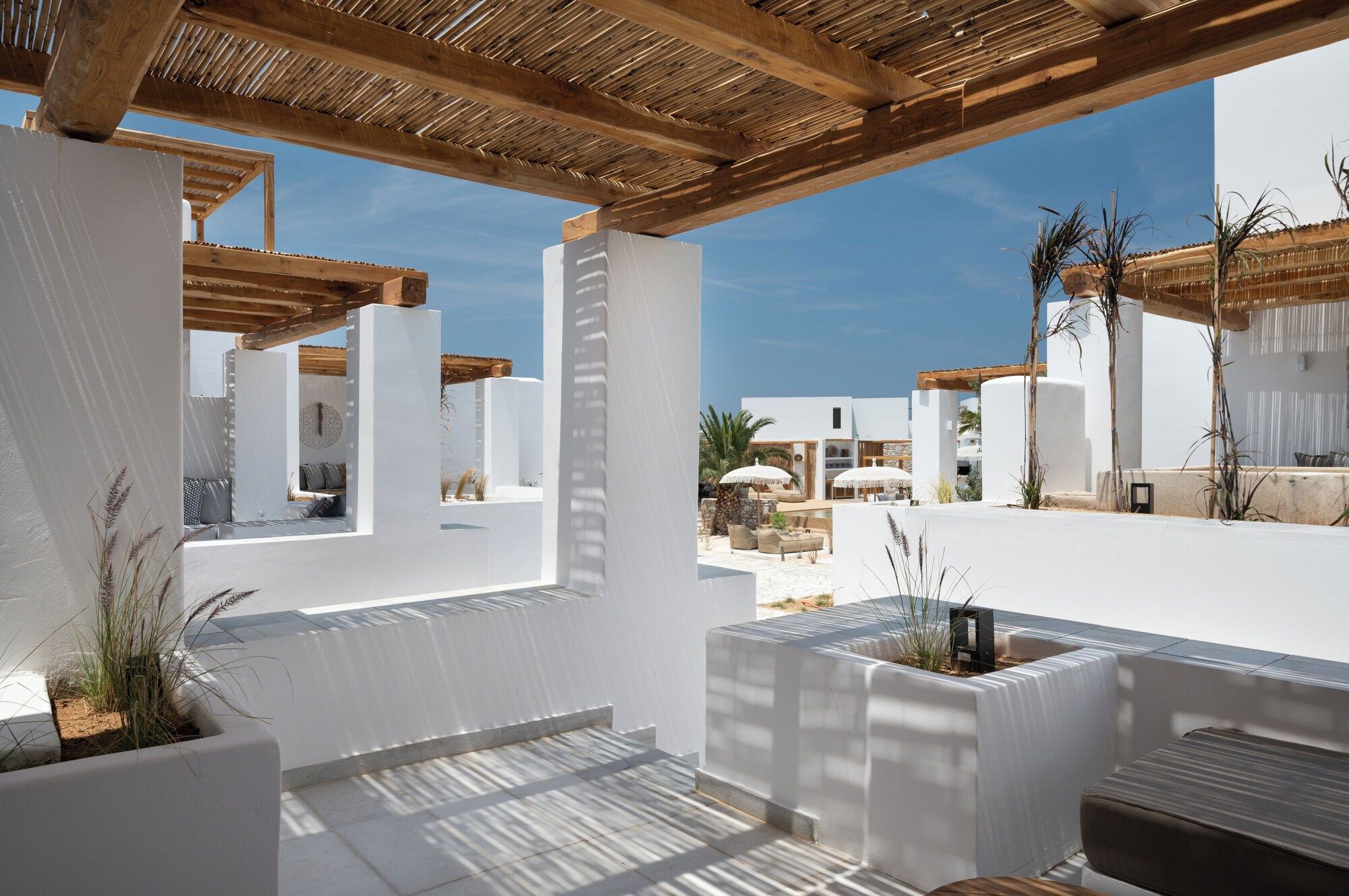 كوسميتيس سويتس آند فيياس - ناوسا - شرفة