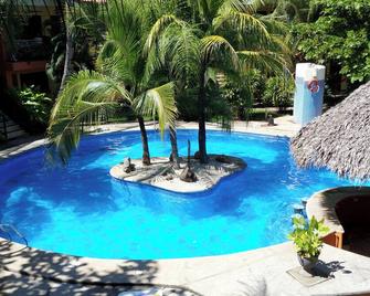 2 Br/1 Ba, 2 Bikes-Fish Poles-Snorkel Gear-Private Lounges, Ac/Fans, Bbq, Dvd Wi - Coco - Piscina