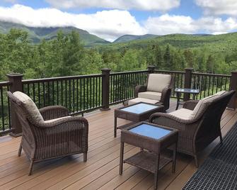 Beautiful, New Mountain Home with Hot Tub and Breathtaking Mountain Views - Waterville Valley - Balcón