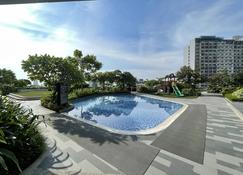 Luxe Air Residences by Makati - Manila - Pool