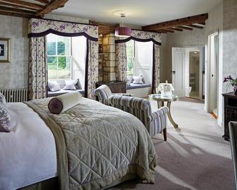 The Manor House Hotel and Golf Club - Chippenham - Bedroom