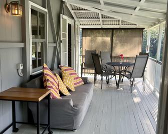 Ingleside Stud Farm - Tallebudgera - Patio