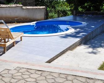 Studio Apartment in Palamartsa - Palamartsa - Piscina