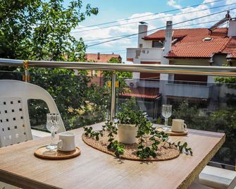 오즈덴 아파트 모텔 - 부르하니예 - 발코니