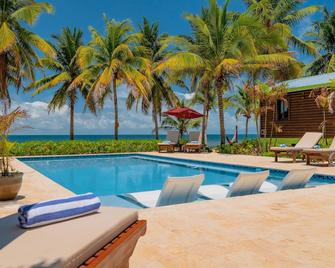 Coconut Row Boutique Hotel - Hopkins - Pool