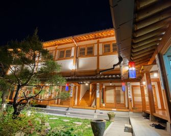 Nabijam Hanok Hotel - Чонджу - Будівля