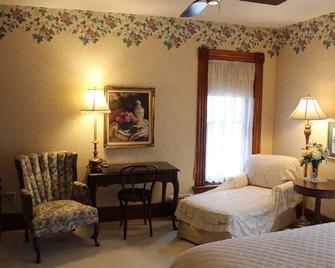 Victorian Rose Garden - Algonquin