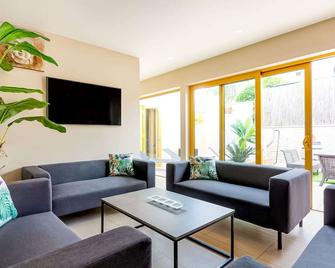 Modern Holiday Home in Avelgem with Sauna & Hot Tub - Avelgem - Sala de estar