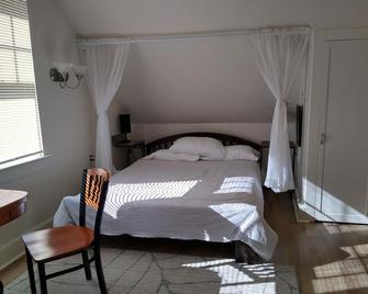 Fonzie Flat! Lovely studio w/kit., wash/dry, parking.. - Wilmington - Habitación