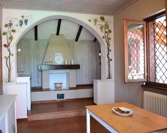 Foresteria Villa Simona - Colico - Comedor