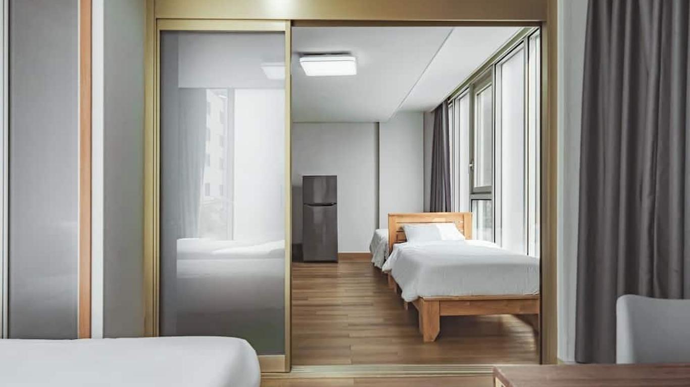 Brown Suites Hotel Sinchon Central