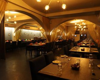 The Purple Leaf Hotels - Secunderabad - Ресторан
