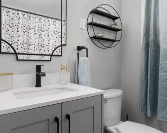 Newly Renovated 3BR Home in West End Kingston - Kingston