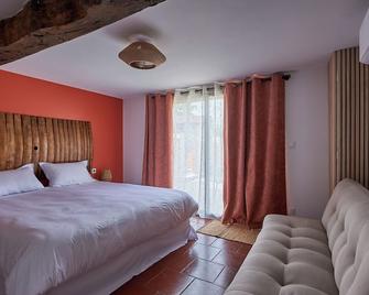 Le repaire Lagardère - Lussac - Bedroom