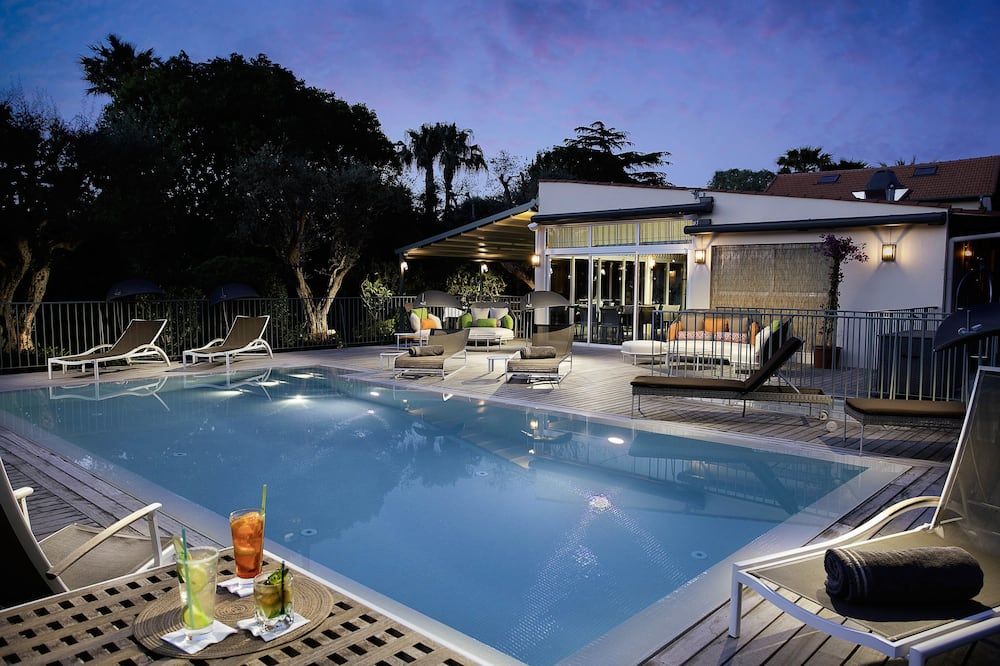 Boutique Hôtel Villa Fabulite - אנטיב - בריכה