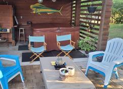 Beach Getaway Apartment - Kill Devil Hills - Patio