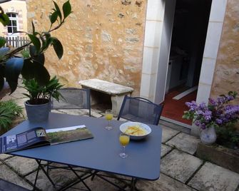 Gite De Charme Au Coeur D'une Petite Cit - Sablé-sur-Sarthe - Patio