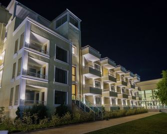 Hotel Perla Beach Luxury - Primorsko - Gebouw