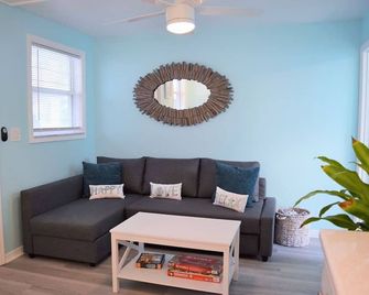 New Beach Condo Steps From The Ocean - Cape Canaveral - Wohnzimmer