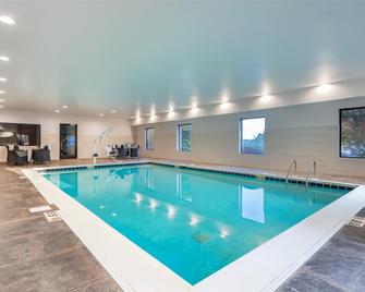 هامبتون إن أكرون-ساوث - أكرون - حوض السباحة