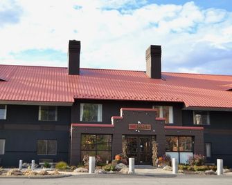 The Common Man Inn, Spa & Lodge - Plymouth - Building