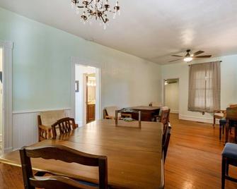 Captains Quarters by the Bay cottage - Norfolk - Comedor