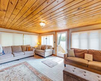 Long Pond Camp - Jefferson - Sala de estar