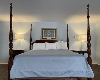 17هندريد90 إن آند ريستورانت - سافاناه (جورجيا) - غرفة نوم