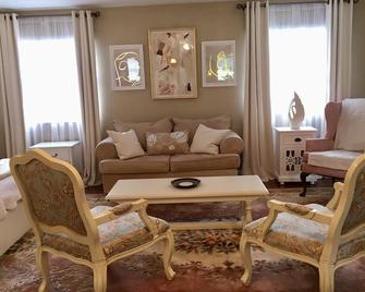 Charming Cozy Hideaway on Horse Farm - Brooksville - Obývací pokoj