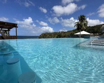 Hotel El Guajataca - Quebradillas - Басейн