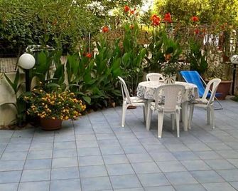 B&B Albatros - Lipari - Patio