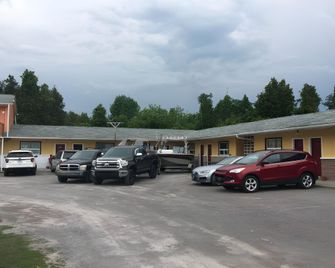 Knights Inn Cobourg - Cobourg - Gebäude