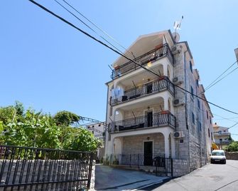 Apartments and Rooms Zaja - Trogir