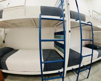 Hangover Hostels Arugam Bay - Pottuvil - Bedroom