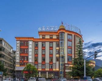Yuxi Hotel - Nyingtri - Gebouw