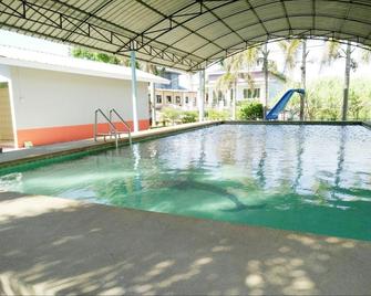 Raveekan Resort - Khu Mueang - Pool