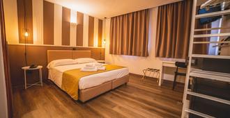 Hotel Continental - Reggio Calabria - Camera da letto