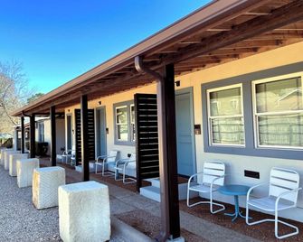 The Dixie Motel Brenham - Brenham - Terasa