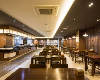 فيستاكاي هوتل وورلدكب - سيوغويبو - مطعم