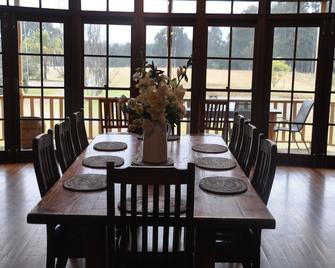 Woolshed Hill Estate - Pokolbin - Dining room