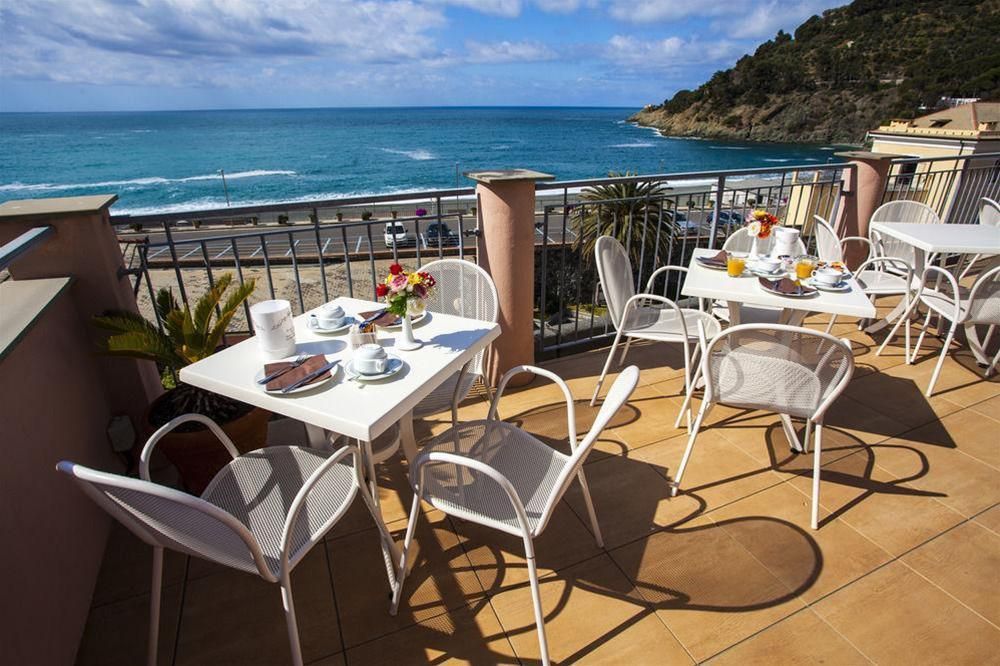 هوتل ديل روز