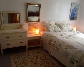 True Kiwi Bach Experience - Turangi - Schlafzimmer